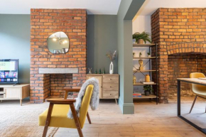 Stunning Scandi Abode in Manchester Parking